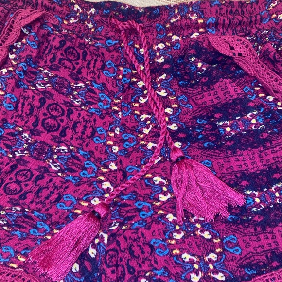 Xhiliration elastic waist shorts, sz M - Picture 3 of 8